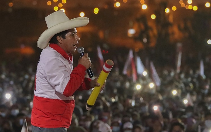 Pedro Castillo au Pérou, pas encore déclaré président