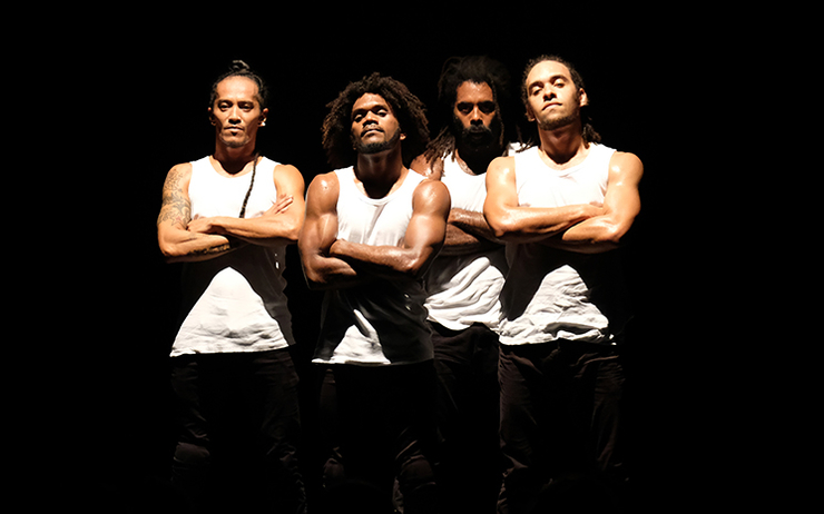La troupe de danse hip-hop Troc en Jambes lors de sa représentation au Chapitô à Nouméa