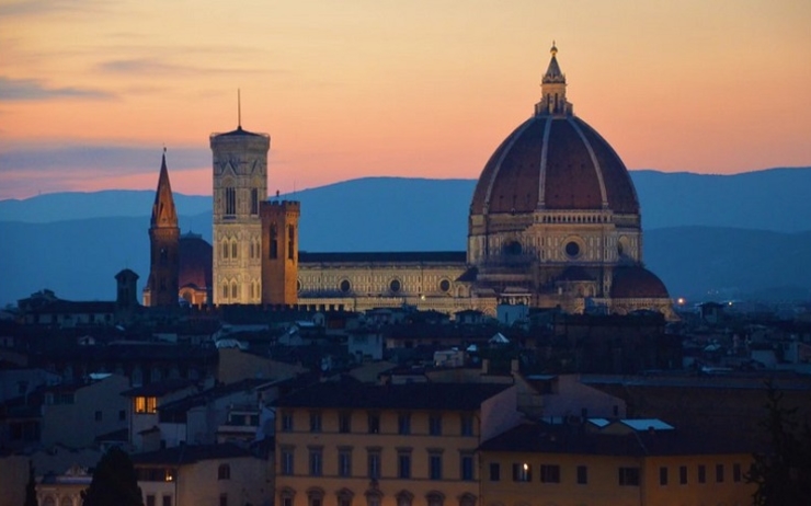 vue panoramique sur Florence avec coucher du soleil