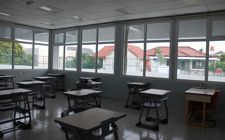Une salle de classe du lycee Francais de Jakarta