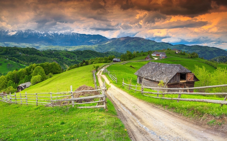 paysage idyllique Transylvanie Roumanie tourisme