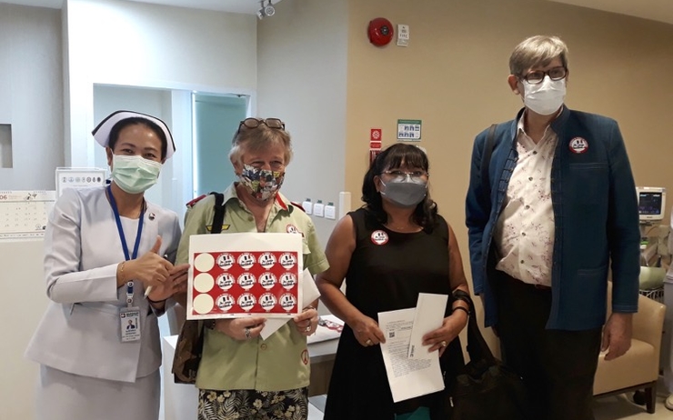 Des Francais venu se faire vacciner contre le covid-19 au Bangkok hospital de Chiang Mai