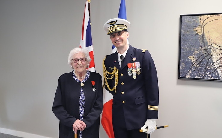  Betty Webb, britannique décorée par la Légion d’Honneur