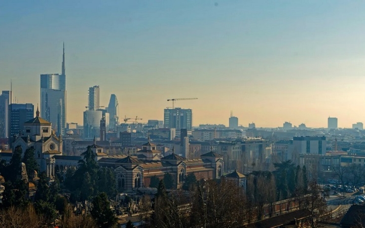 vue panormaique Milan brouillard