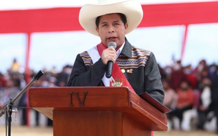 Pedro Castillo, nouveau président du Pérou, un novice face à d’énormes défis