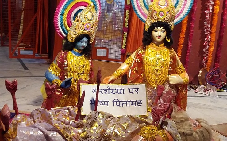 Statues de Krishna décorées pour Janmashtami