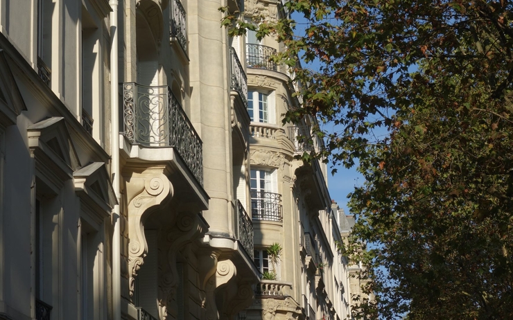 facade bâtiment parisien 