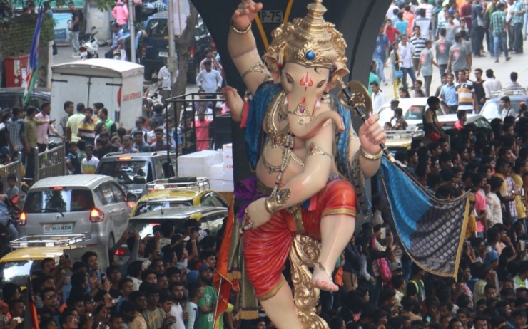 Un Ganesh lors du festival à Mumbai