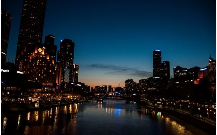 La ville de Melbourne vue de nuit