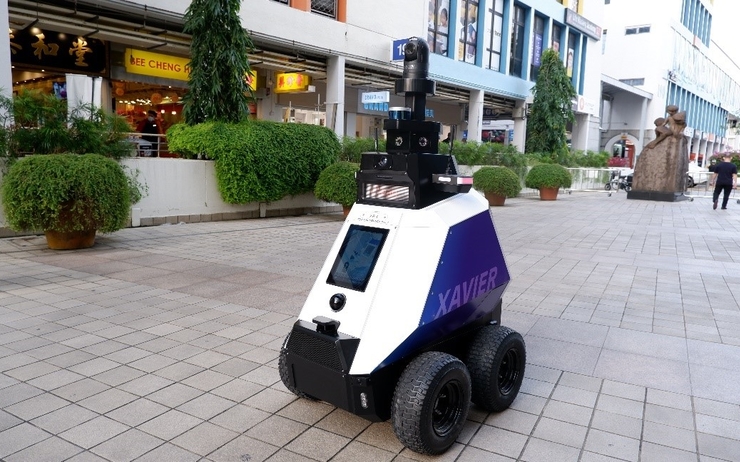 robot de surveillance à Singapour