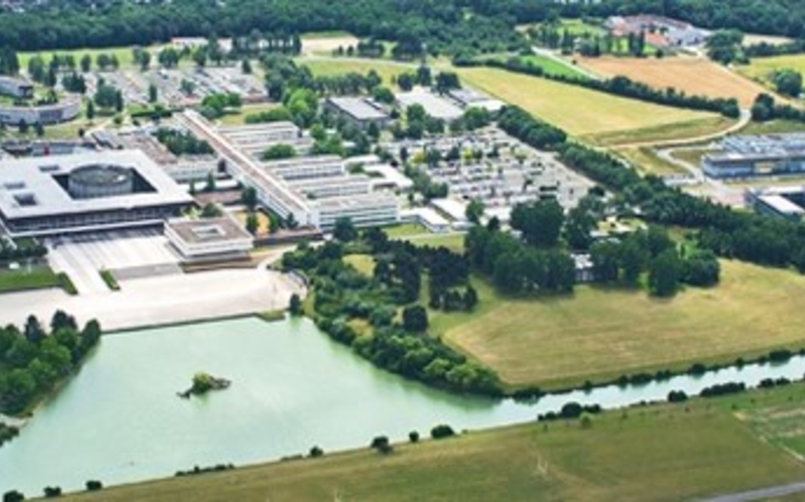 vue aerienne du campus polytechnique Sarclay