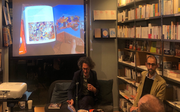 Cyrille Gouyette à la librairie française présentant son oeuvre