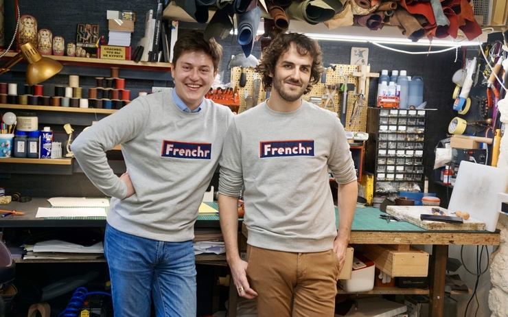 deux hommes dans les locaux FrenchR