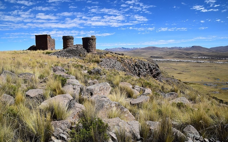 Visite des chullpas de Cutimbo près du lac Titicaca
