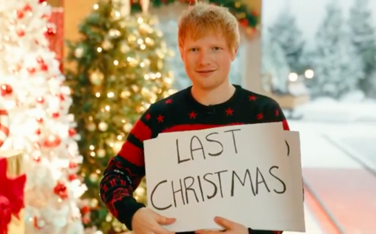 Ed Sheeran dans son clip façon Love Actually