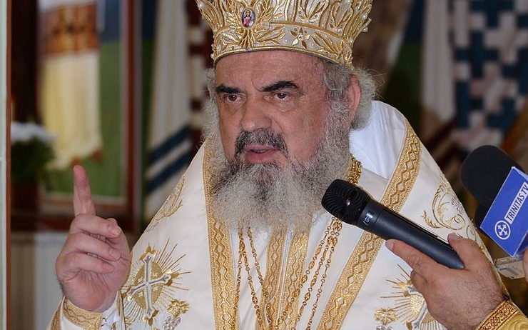 Le patriarche Daniel, chef de l'Église orthodoxe RO, déclare qu'il est bien vacciné 