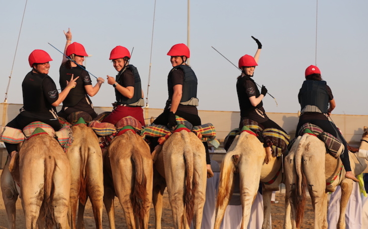 course chameaux femmes dubai 