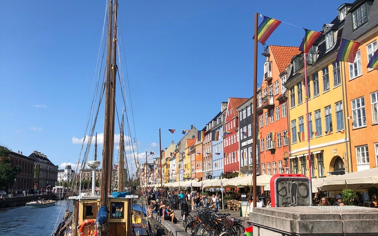 Nyhavn, maisons colorées et bateaux