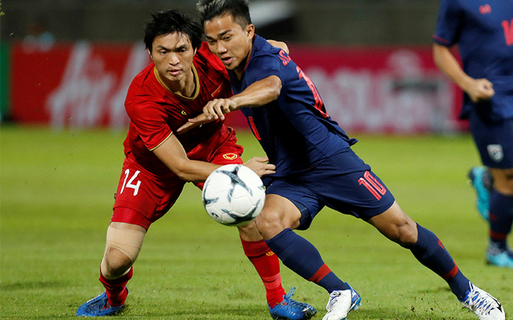 La Thailande face au Vietnam en competition de foot