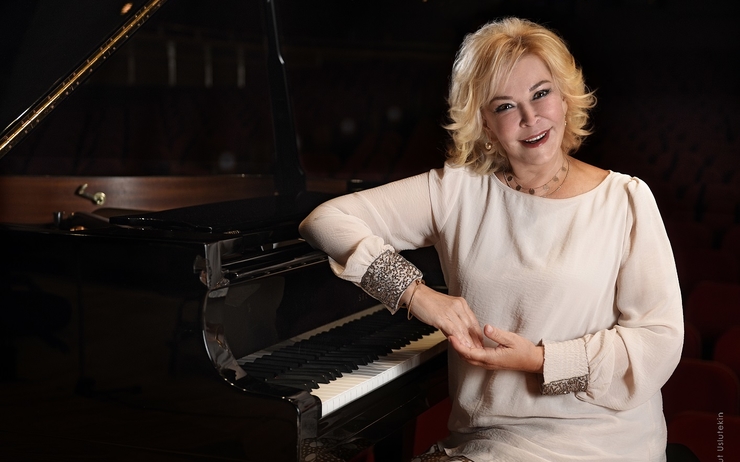  la Sala Unicaja de Conciertos María Cristina accueillera un concert extraordinaire de la pianiste turque Gülsan Onay.