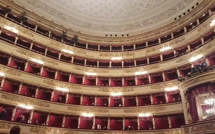 les loges du théâtre de la Scala de Milan