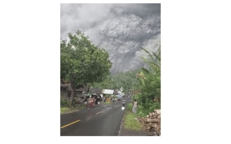 semeru java eruption indonesie