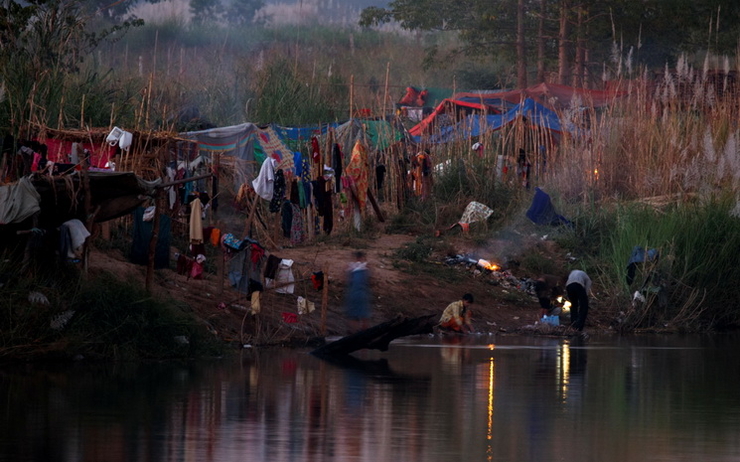 Camp-refugies-birmans-Moei-