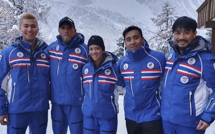 L'équipe de ski thaïlandaise prête pour les JO de Pékin