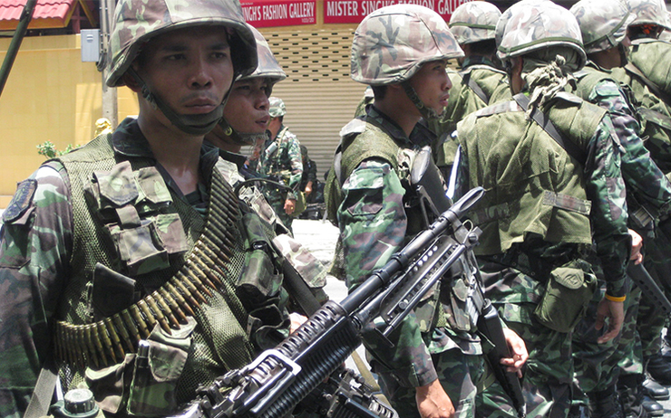 Soldats-repression-manifs-Thailande