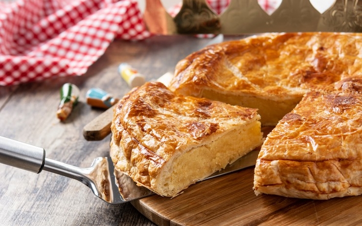 galette-rois-on-wooden-table-traditional-epiphany-cake-in-france