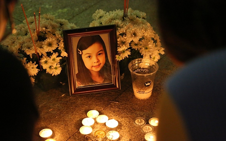 Une fillette de huit ans meurt sous les coups par la fiancée de son père à Ho Chi Minh-ville