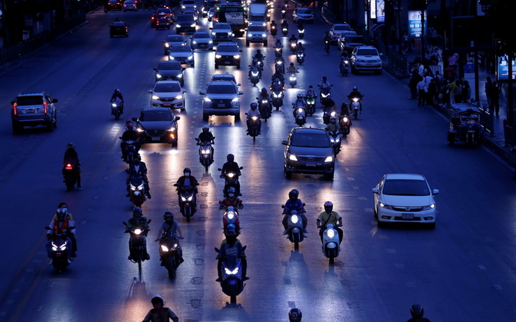 Trafic-nocturne-Bangkok