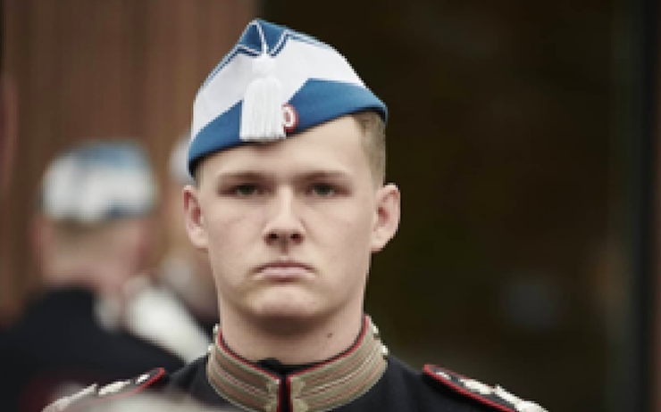 Marius Løfqvist en uniforme de la garde royale 