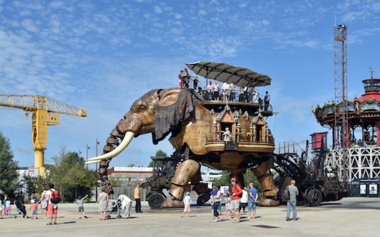 Nantes Elephant géant sur une place de la ville