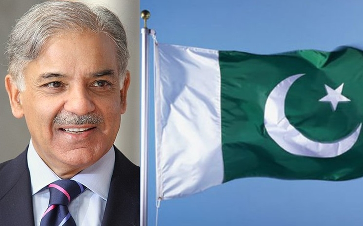 Shehbaz Sharif et le drapeau du Pakistan