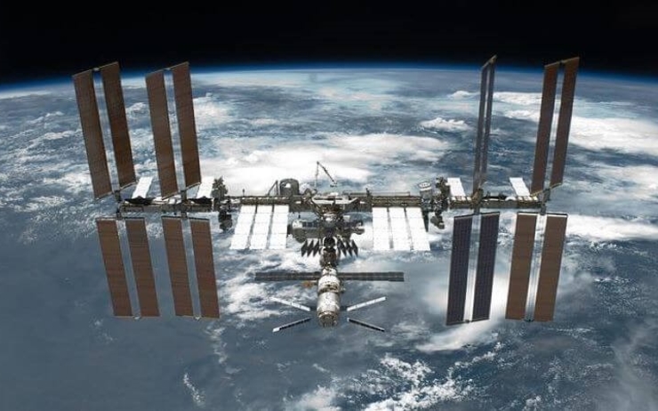 station spatiale internationale iss