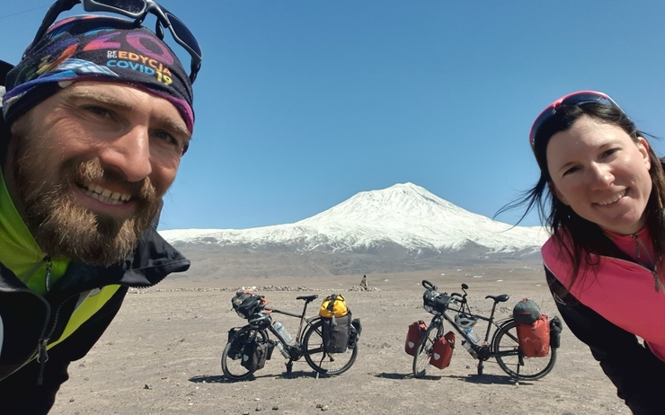 Bonheur total au mont Ararat pour Emilie et Davy Sanchis