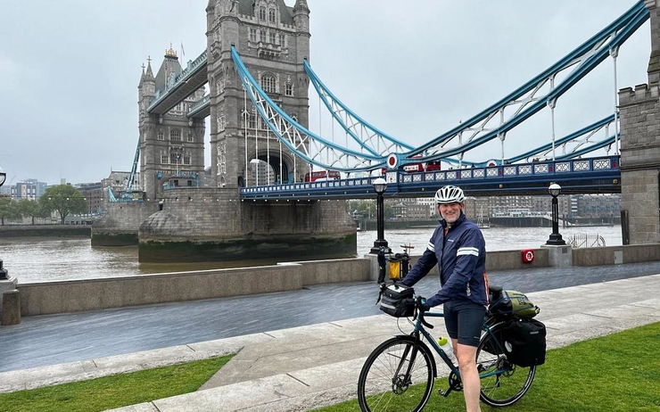 david potts vélo Londres Bucarest soutenir Ukrainiens solidarité