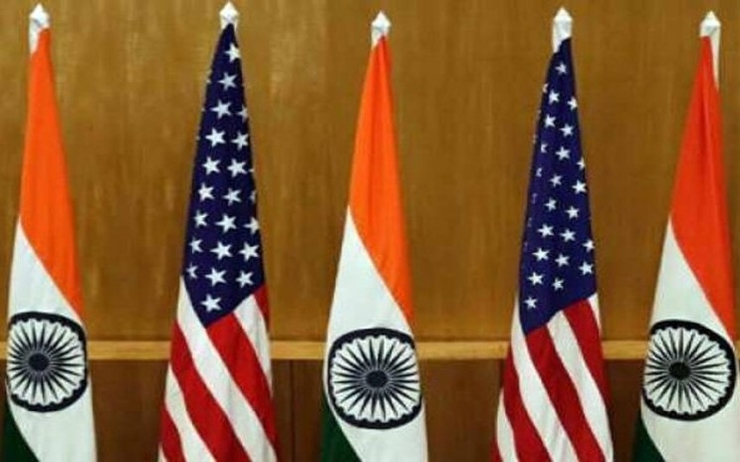 drapeaux indien et américain