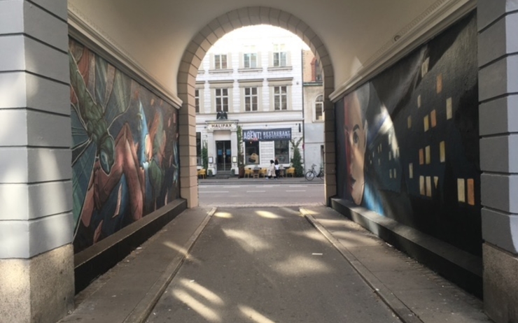 Le passage de West End à Copenhague avec du street art régulièrement renouvelé