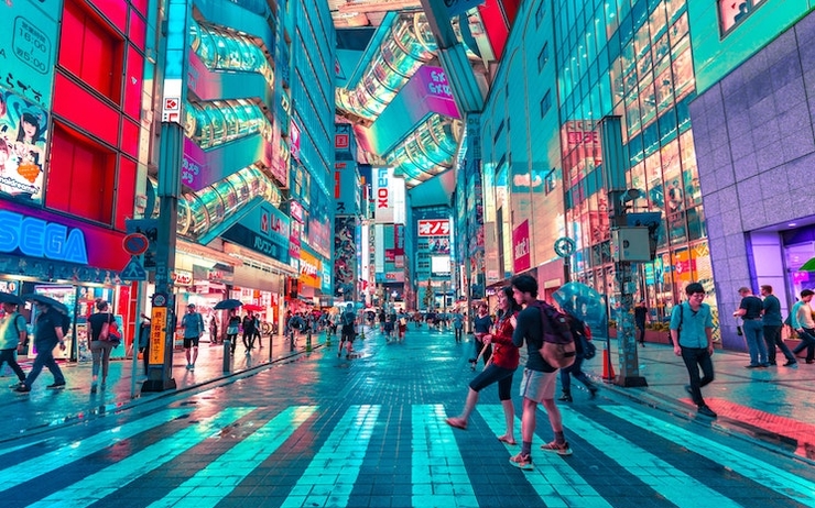 personnes qui marchent dans les rues de Tokyo