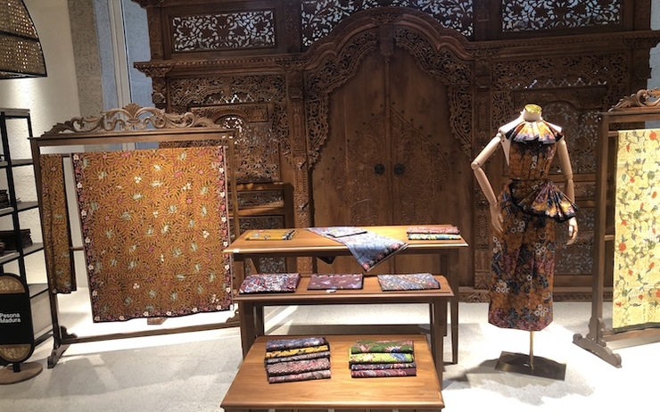 UNESCO – Batik Indonesia Terhormat di Pameran di Paris