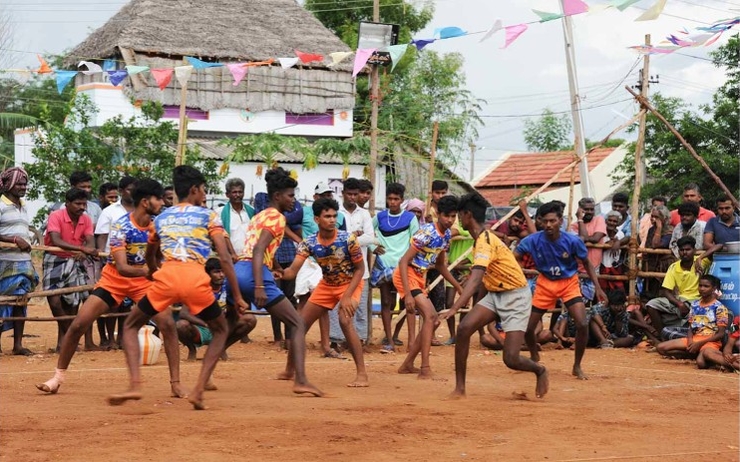 Des joueurs de Kabbadi près de Madurai en Inde
