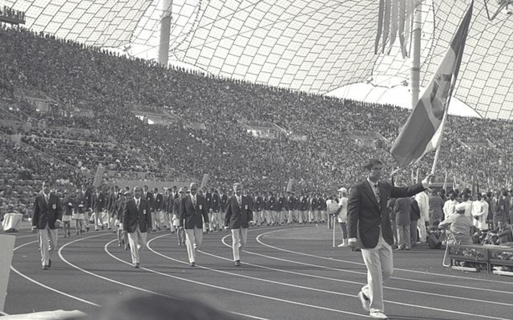 1972_Summer_Olympics_opening_ceremony_Romania