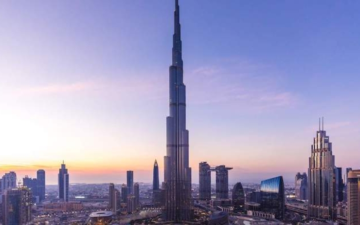 Burj Khalifa au coucher du soleil 