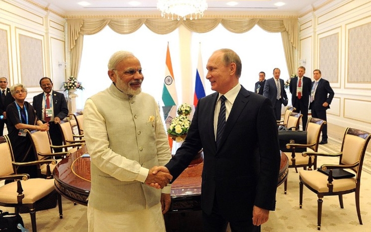 Narendra Modi et Vladimir Poutine au sommet de l'Organisation de Coopération de Shanghai
