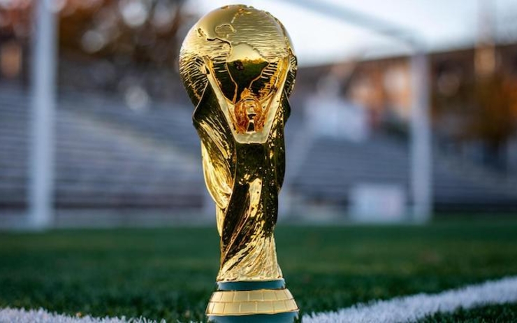 La coupe remise lors de la compétition de football du monde au qatar