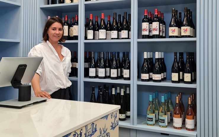 nathalie lorenzi ouvre les portes de son épicerie à Milan 