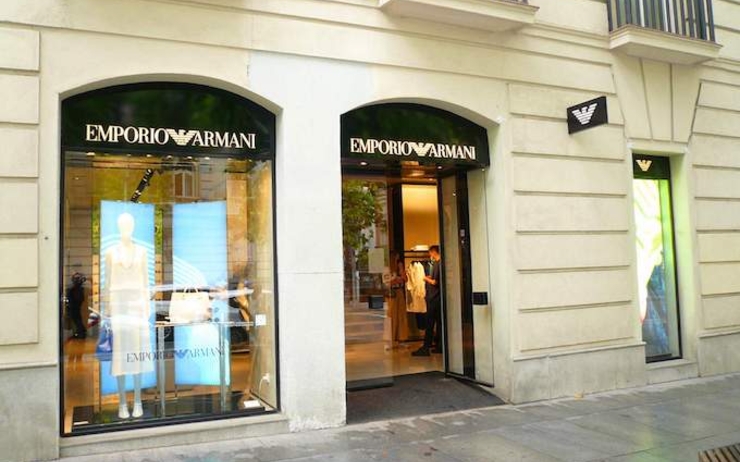 Devanture de la boutique d'Emporio Armani