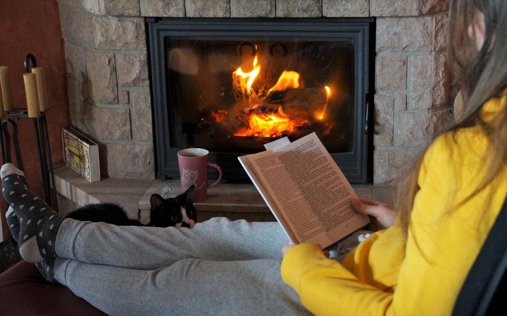 Lire au coin du feu